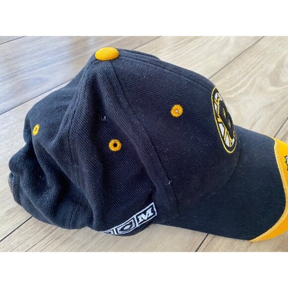 Boston Bruins CCM Hat - Picture 2 of 5